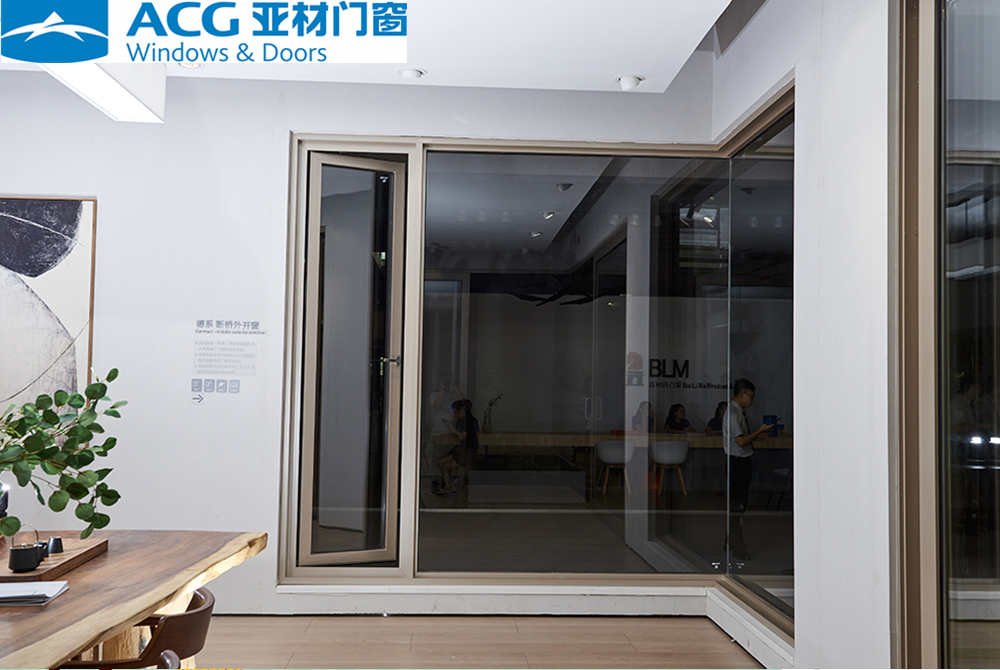 酷暑炎熱，怎可缺少在家空調(diào)底下的涼快